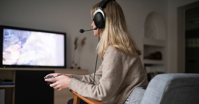 gaming-for-mental-health:-how-it’s-helped-a-healthline-writer