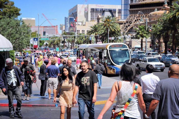 las-vegas’-drop-in-tourism-and-gaming-revenue-shows-no-sign-of-slowing