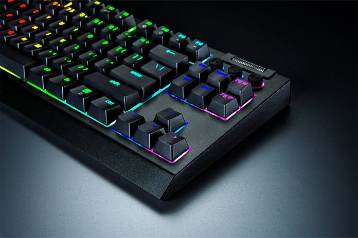 razer-intros-the-blackwidow-v4-tenkeyless-hyperspeed-gaming-keyboard