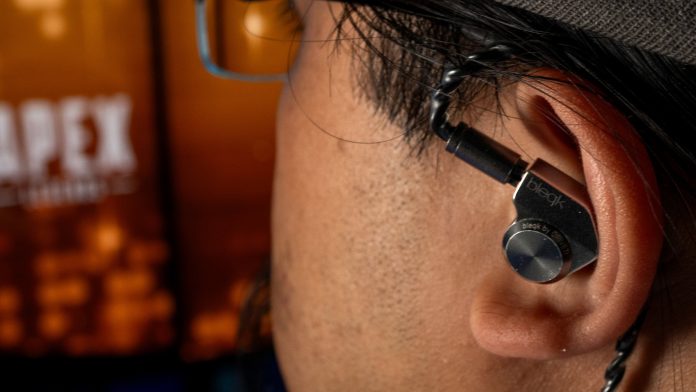 the-iems-that-will-make-you-ditch-your-gaming-headset-–-oriveti-bleqk-dynabird