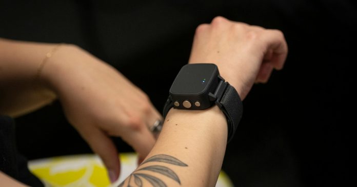 minnesota-engineers-pivot-from-gaming-to-medtech-treating-hand-tremors-with-ai-wristband