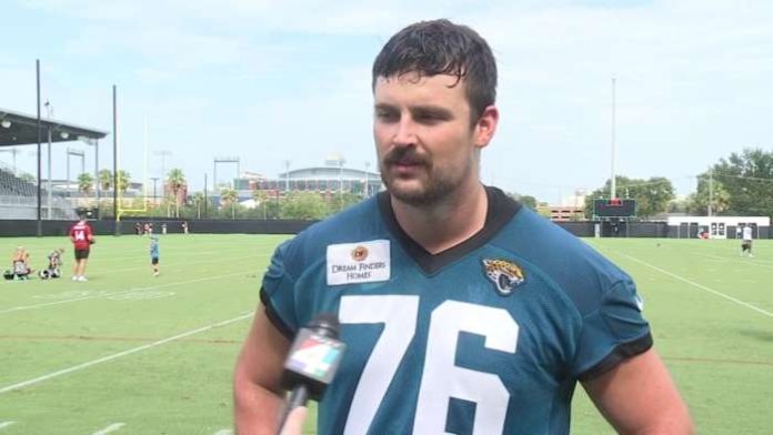 jaguars-ol-ezra-cleveland-on-first-practice,-familiarity-with-scheme,-video-games-with-teammates