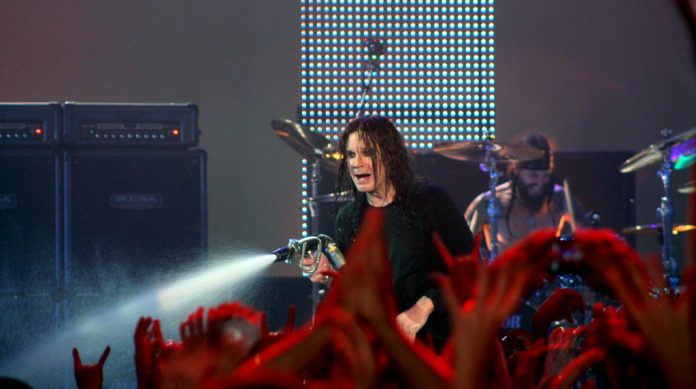 ozzy-osbourne-played-a-video-game-convention-in-2009,-and-it-ruled-–-aftermath