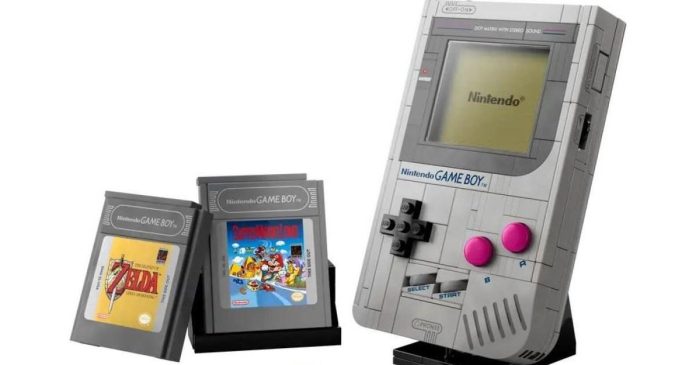 lego-game-boy-is-so-accurate-even-the-advert-is-the-same