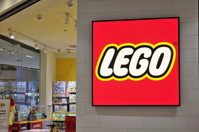 lego-game-boy-set-brings-retro-gaming-to-life