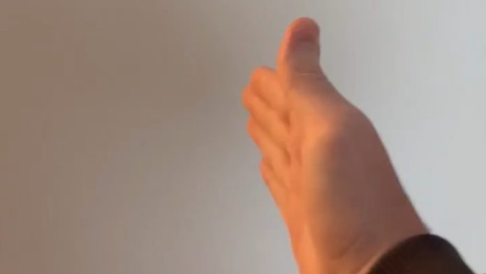 a-21-second-video-of-a-hand-ignites-a-sizzling-debate-over-the-fps