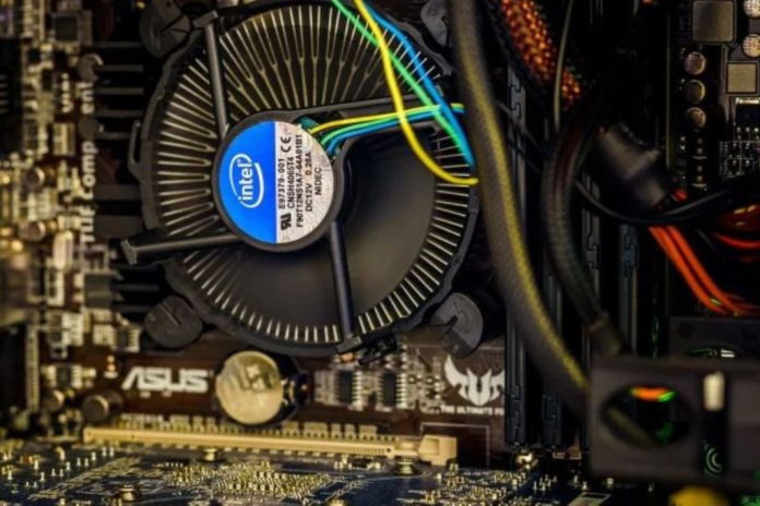 a-father-buys-a-new-gaming-pc-for-his-son-for-$1,200,-not-realizing-that-the-hardware-installed-on-it-is-over-10-years-old.-–-evidence-network