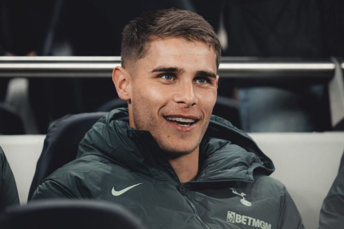 micky-van-de-ven-heaps-90-words-of-praise-on-luka-vuskovic-and-reveals-tottenham-set-piece-training-focus