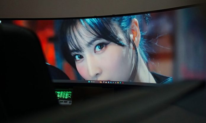 a-gaming-monitor-made-me-more-productive