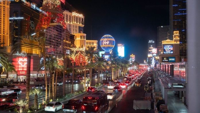las-vegas-tourism-takes-another-plunge-in-june,-even-as-gaming-win-ticks-up