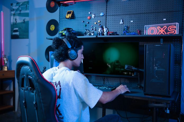 oxs-launches-a2-anc-wireless-gaming-headset -|-stupiddope-|-est.-2008
