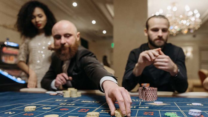 team-play-wins:-why-collaboration-beats-competition-in-social-gaming