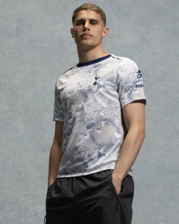 tottenham-release-jazzy-black-and-white-nike-warm-up-kits-for-2025/26-season