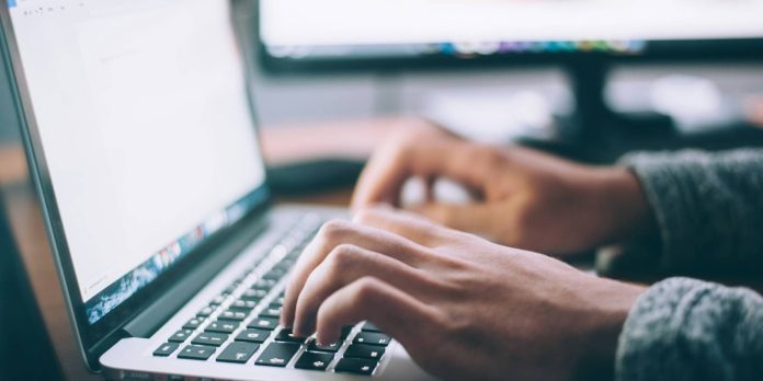 psa:-you-don’t-need-a-gaming-laptop-to-play-games-on-a-laptop