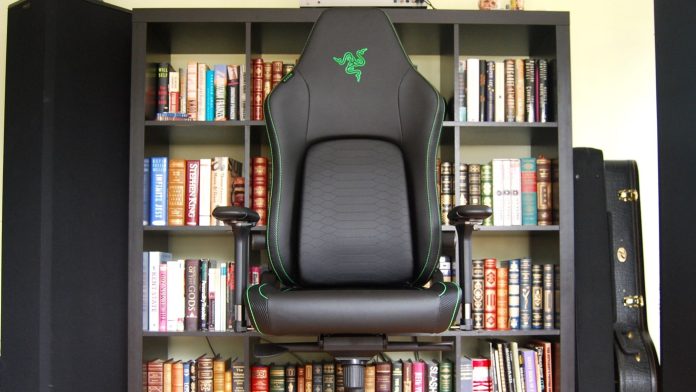 razer-iskur-v2-drops-to-$399.99-—-the-gaming-chair-with-the-best-lumbar-support-we