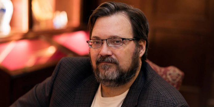 brandon-sanderson-chose-not-to-play-this-game-with-a-97-on-metacritic,-&-he’s-missing-out-on-a-masterpiece