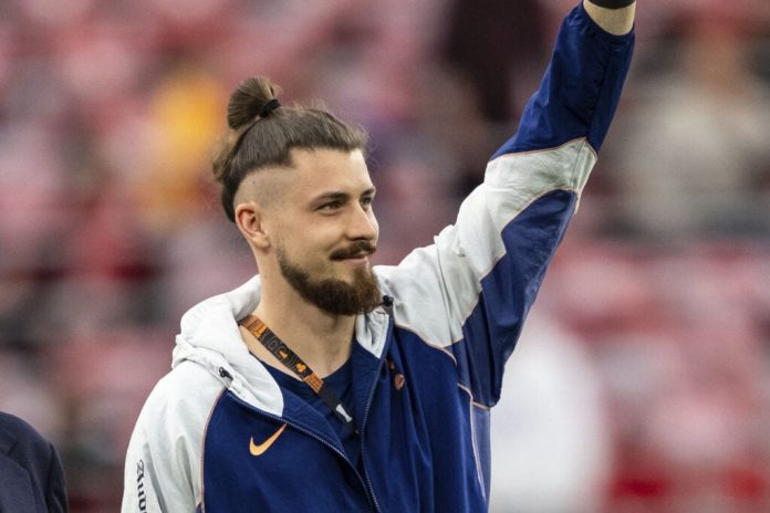 radu-dragusin-chooses-new-tottenham-shirt-number-that-impacts-joao-palhinha