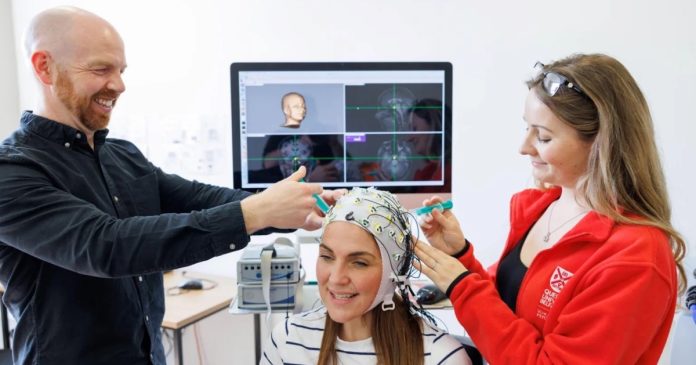 ex-guitarist-trains-braind-after-stroke-by-playing-games-with-mind