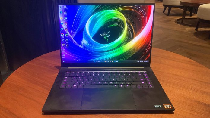 razer-just-slashed-$400-off-the-blade-16-gaming-laptop-price,-if-you