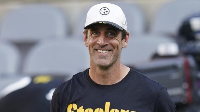 aaron-rodgers-‘had-to-remember’-how-to-play-video-games-to-bond-with-steelers-players