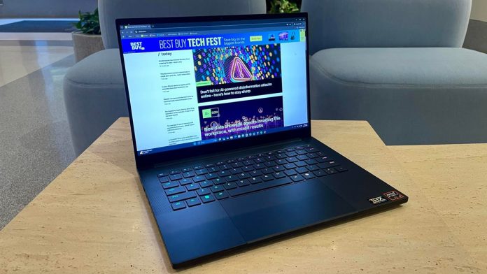 save-up-to-$400-on-razer's-newest-gaming-laptop-–-this-back-to-school-deal-deal-won't-last-long