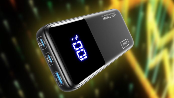 the-$26-iniu-20,000mah-power-bank-allows-you-to-simultaneously-charge-and-play-any-gaming-handheld-–-ign