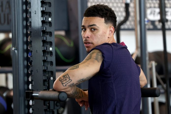 tottenham-fans-receive-gutting-update-on-rumoured-morgan-rogers-approach