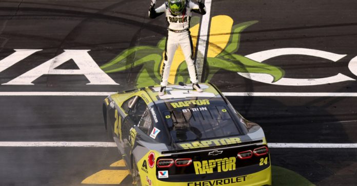 nascar-25-cover:-william-byron-front-and-center-on-iracing-video-game-platform-entry.-see-it-here!-|-hendrick-motorsports