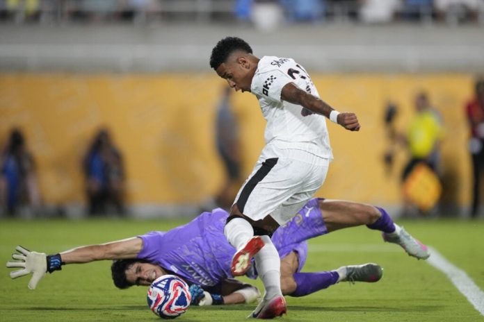 tottenham-tipped-to-agree-47.5m-deal-if-man-city-refuse-to-sell-savinho